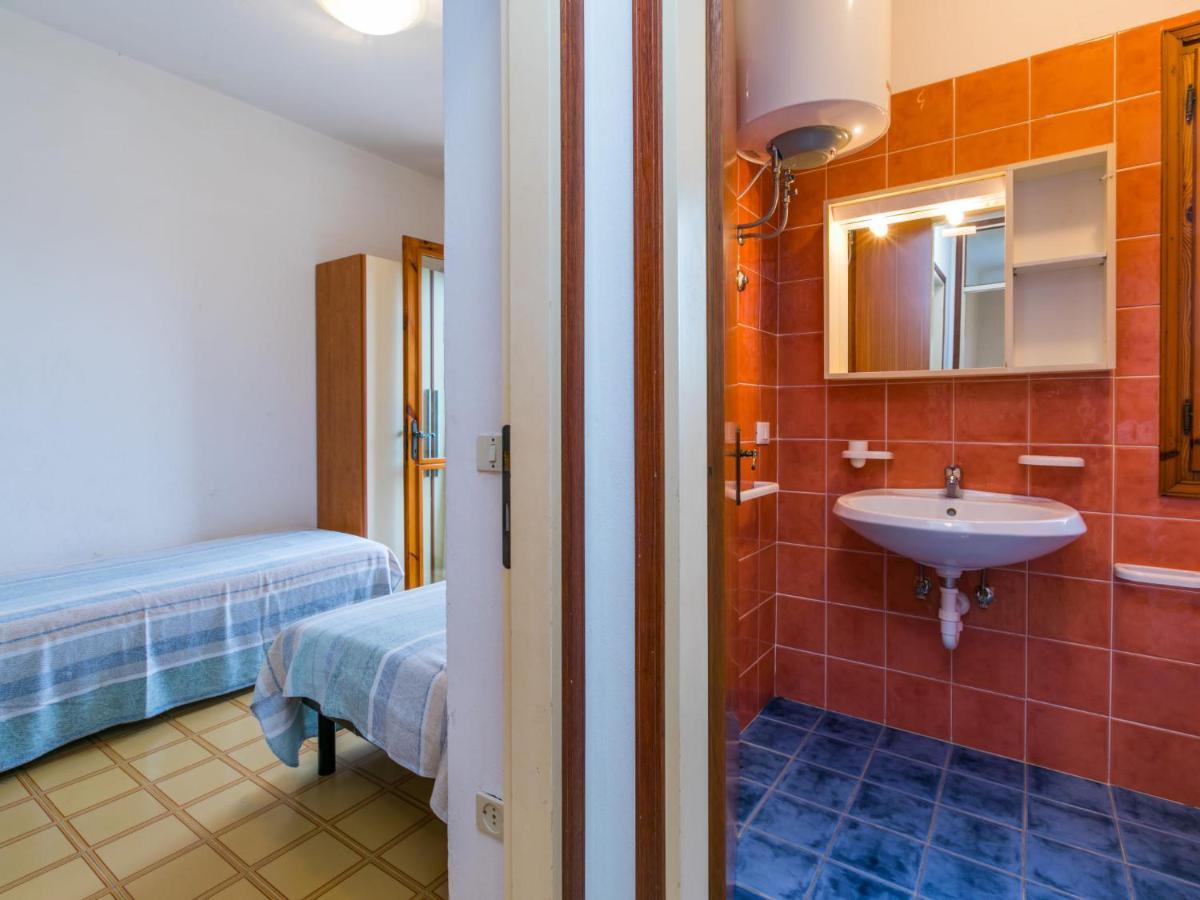 Apartment Villaggio Sole B-1 By Interhome